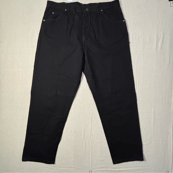 NWT Wrangler Authentics Relaxed Fit Black Denim Jeans Mens Size 40x30 - Picture 2 of 6